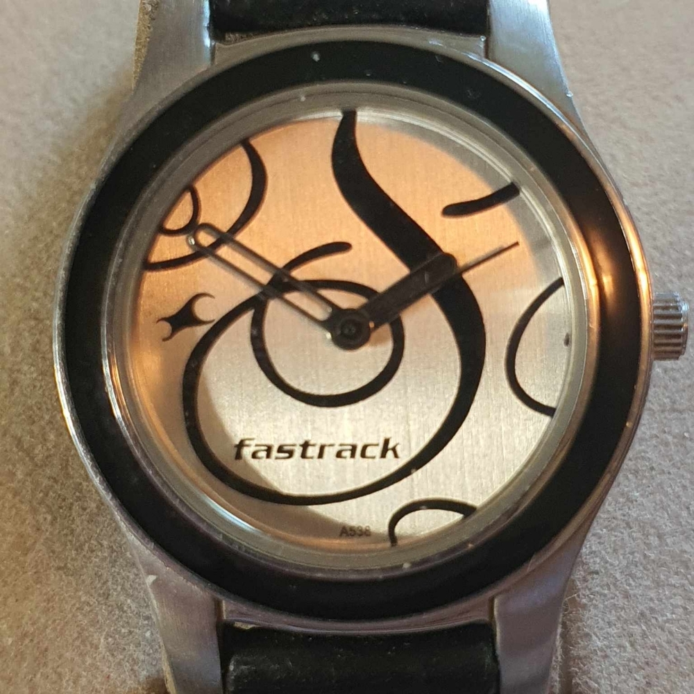 Fastrack #9731sda Silver/Black Leather Women's Watch